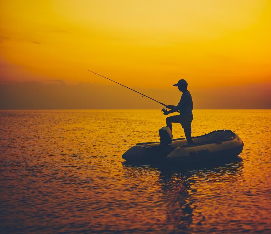 Angler auf Schlauchboot